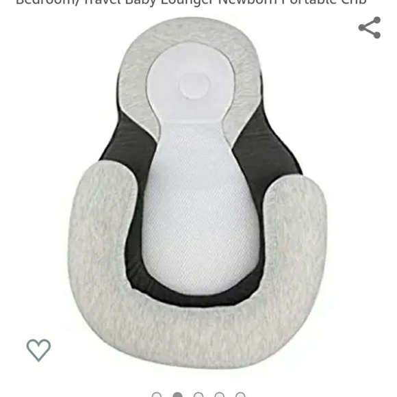 Baby girl clothes/ bassinet - Picture 1 of 3